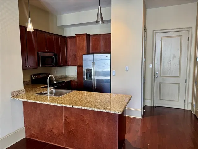 $1,675 | 1201 Canal Street, Unit 425, New Orleans, LA 70112