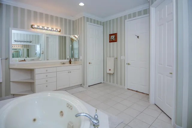 a view of a workspace with furniture