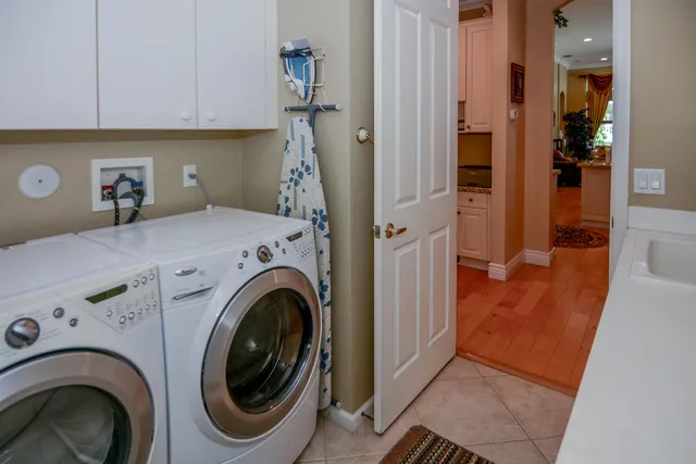 a view of a garage room