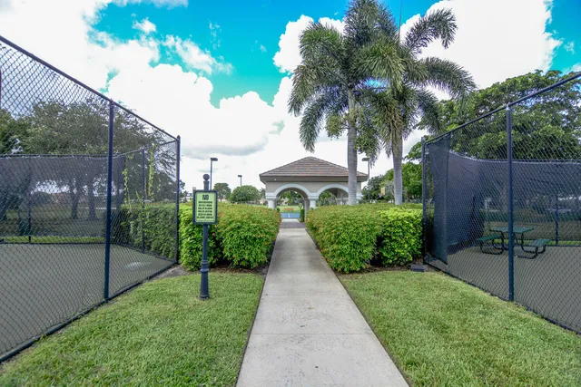 $10,000 | 4676 Manderly Drive, Wellington, FL 33449