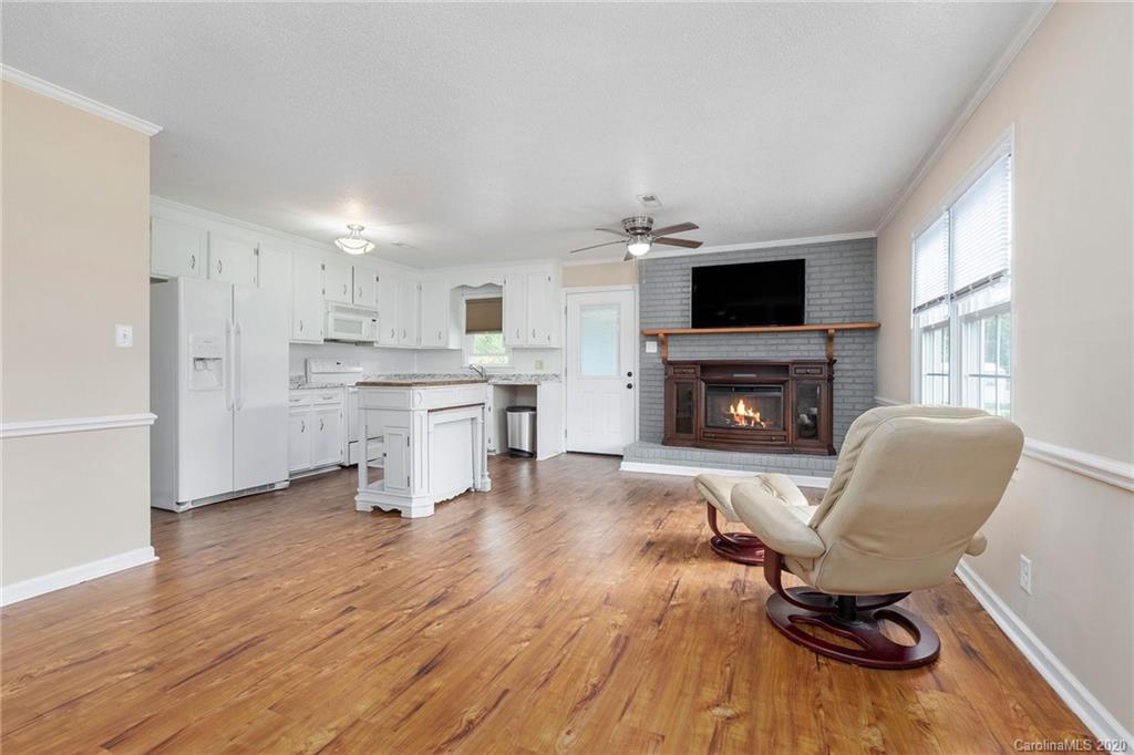 722 Hall Spencer Road Catawba, SC 29704 - Photo 4 of 29