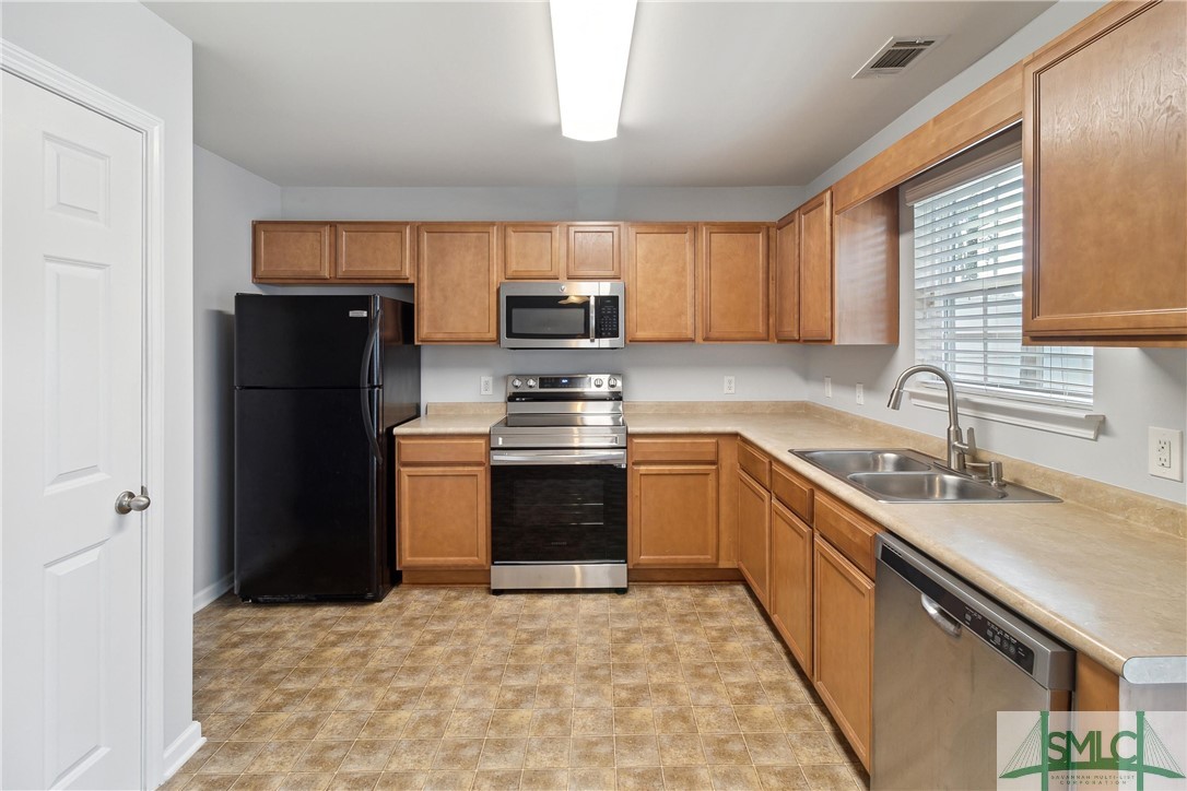 26 Transom Road Port Wentworth, GA 31407 - Photo 15 of 38 Kitchen