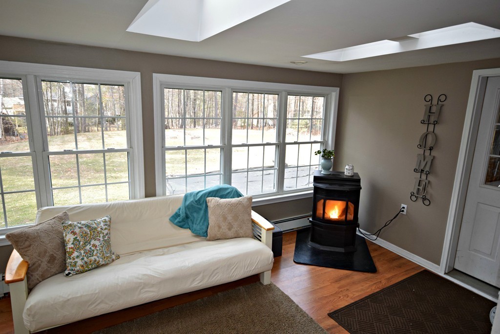 22 Birch Drive Sterling, MA 01564 - Photo 4 of 19