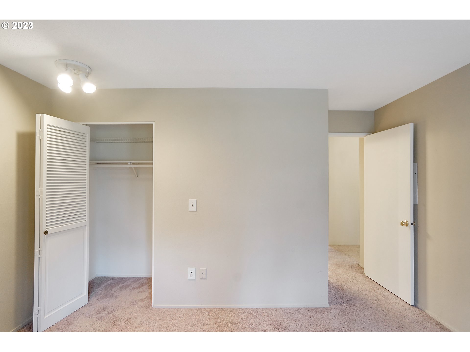 8415 Southwest Curry Drive, Unit A Wilsonville, OR 97070 - Photo 28 of 36 a view of an empty room