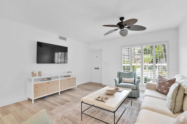 $4,500 | 770 East Camino Real, Unit 30, Boca Raton, FL 33432