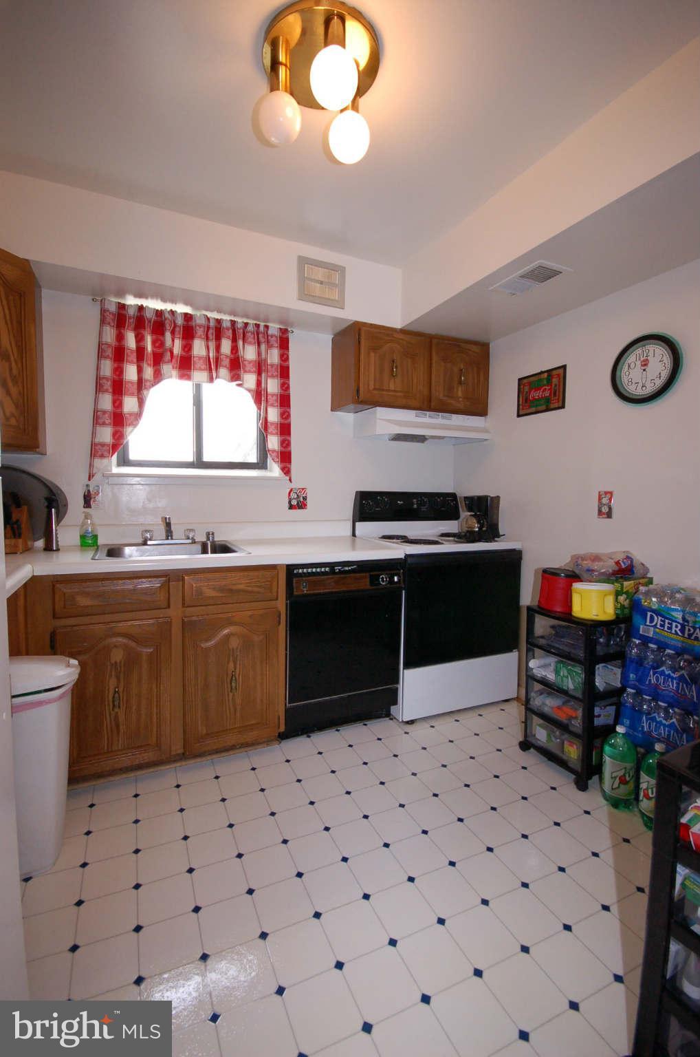 17820 Buehler Road, Unit 176 Olney, MD 20832 - Photo 3 of 10 Kitchen