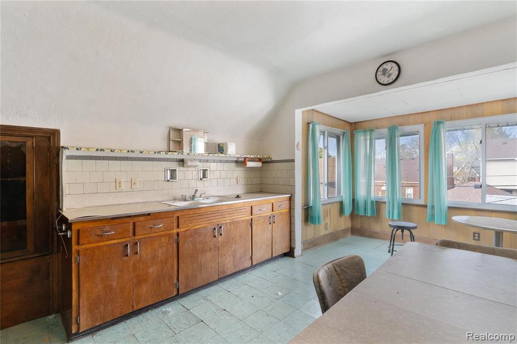 7747 Miller Road Dearborn, MI 48126 - Photo 20 of 26