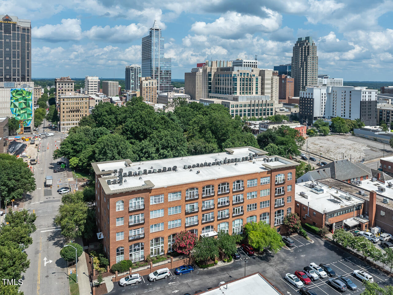 200 South Dawson Street, Unit 203 Raleigh, NC 27601 - Photo 31 of 35 Located in the heart of downtown in the beautiful Park Devereux condo building, just steps away from the finest downtown Raleigh has to offer - Vita Vite, Weaver Street Market, O-Ku sushi all on the block & much more!