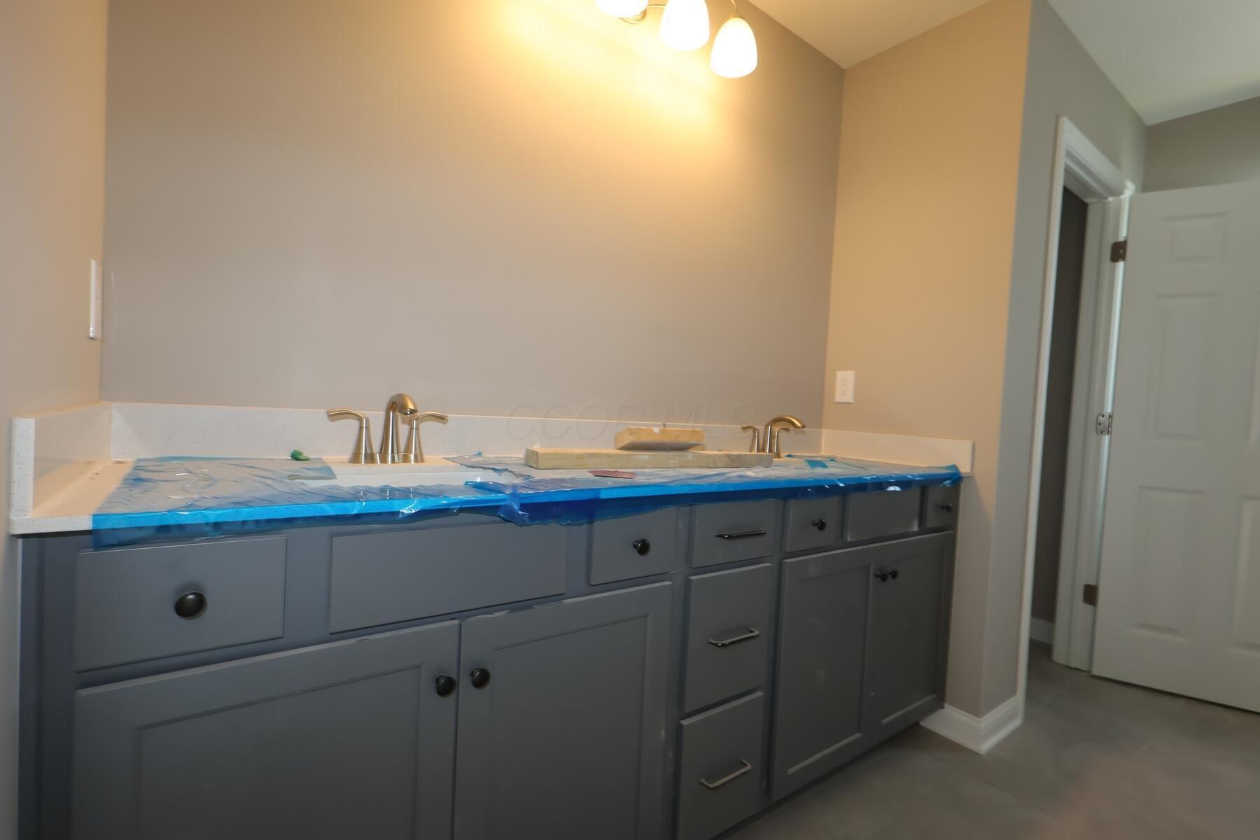 5759 Valleydale Road Powell, OH 43065 - Photo 10 of 15 Owner's Bathroom