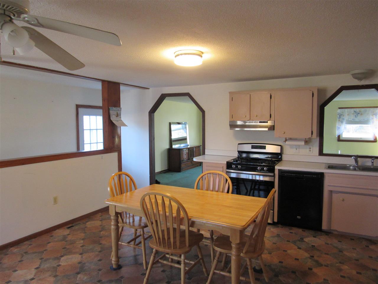 163 Ridgefield Drive Milford, NH 03055 - Photo 8 of 19 Gallery Image 8