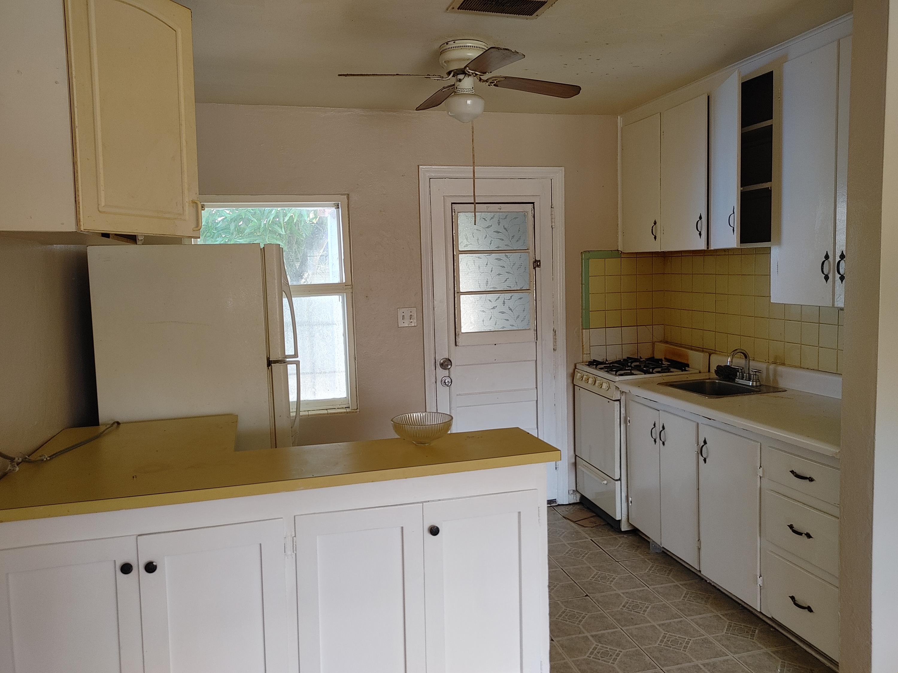 502 Wendell Road, Unit A Fort Pierce, FL 34950 - Photo 3 of 8 Kitchen