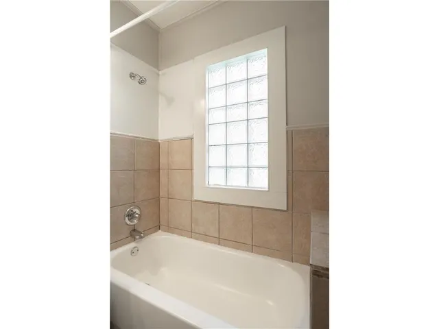 $2,950 | 4020 Emerson Avenue North, Minneapolis, MN 55412