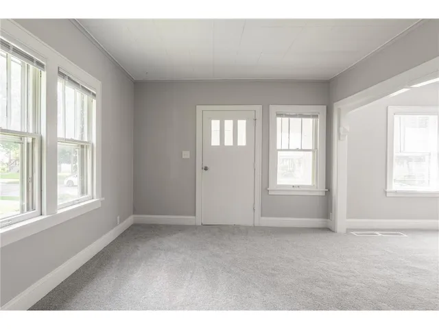 $2,950 | 4020 Emerson Avenue North, Minneapolis, MN 55412