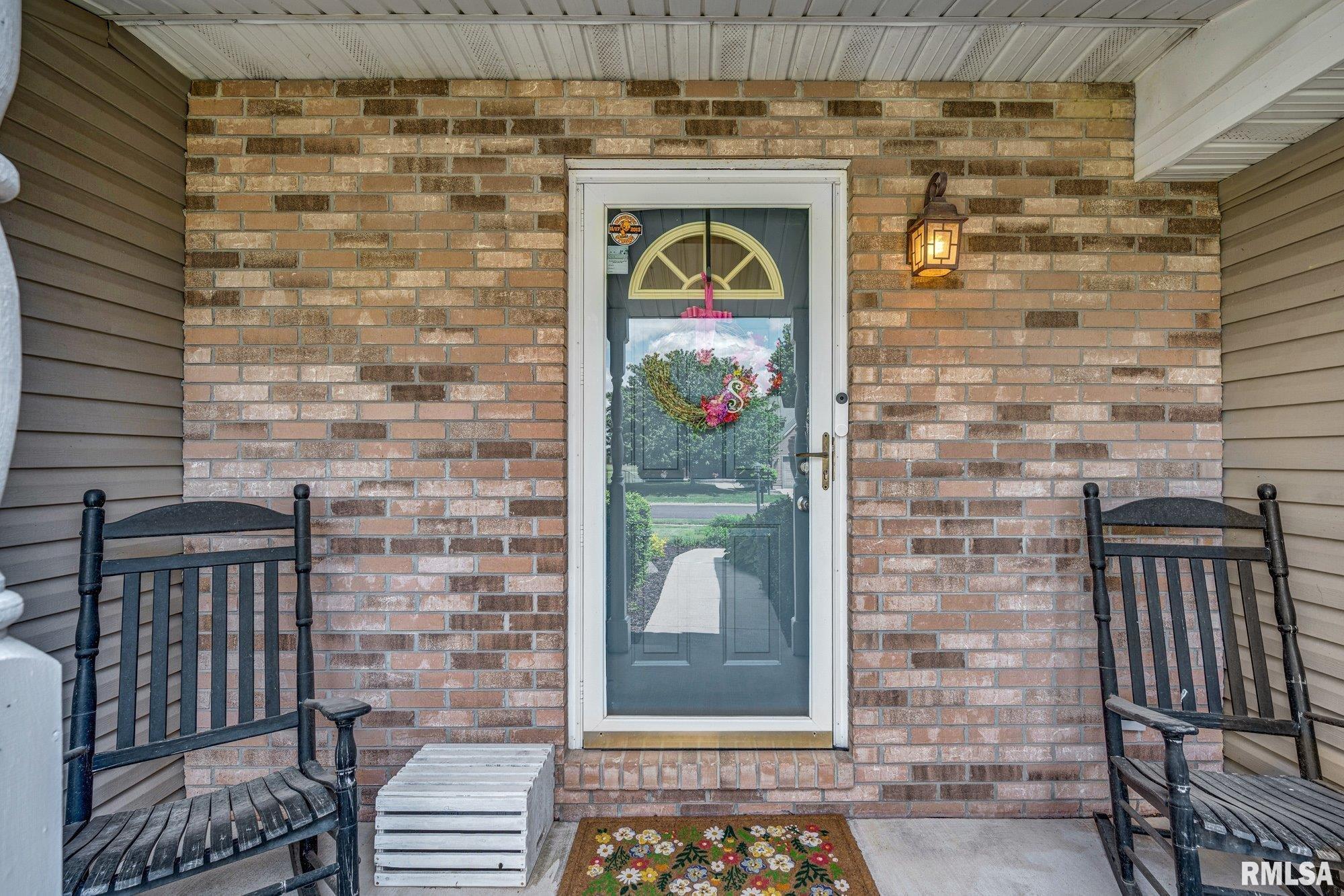 1916 Deer Lane Washington, IL 61571 - Photo 3 of 43