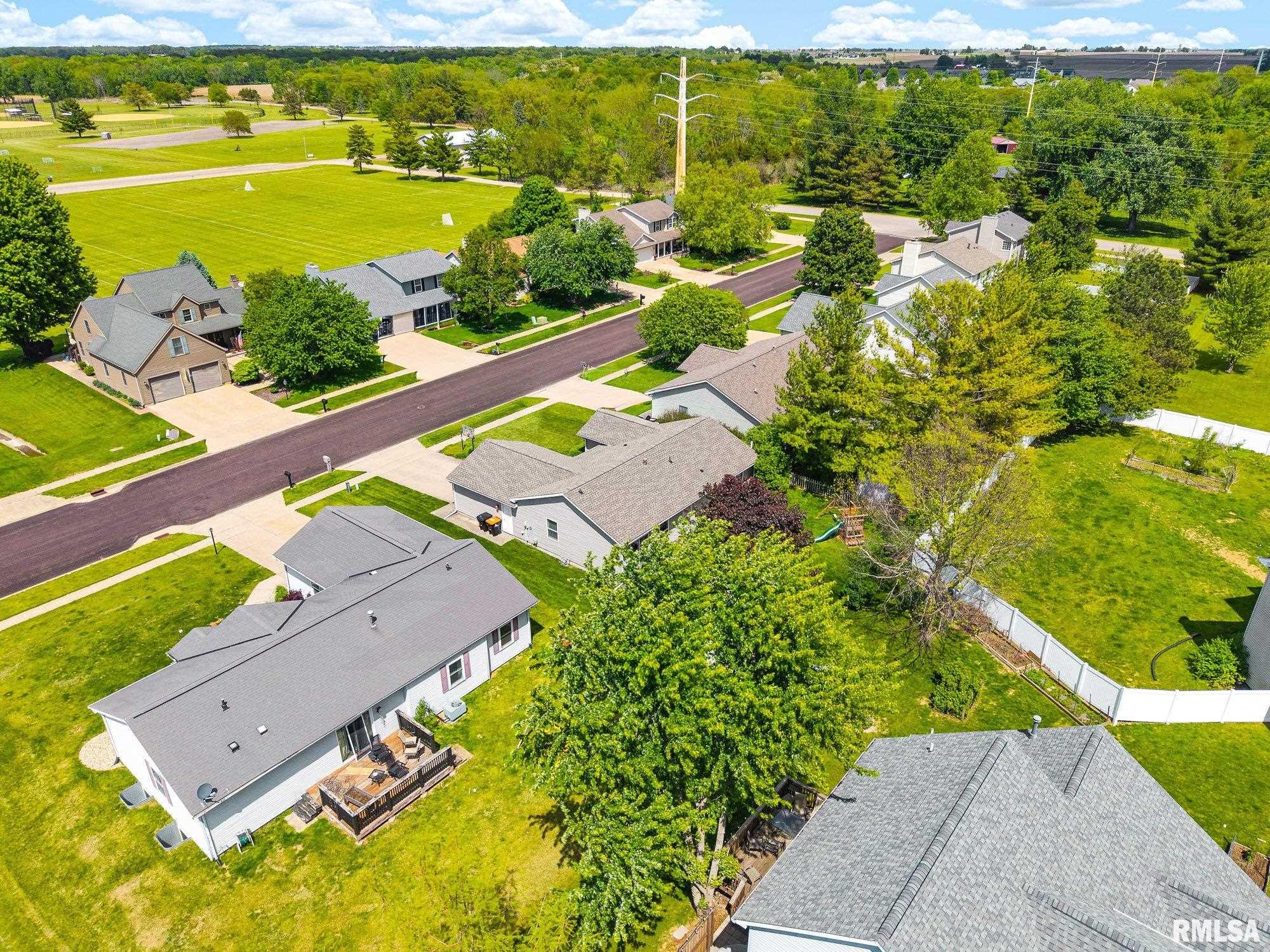 1916 Deer Lane Washington, IL 61571 - Photo 34 of 43