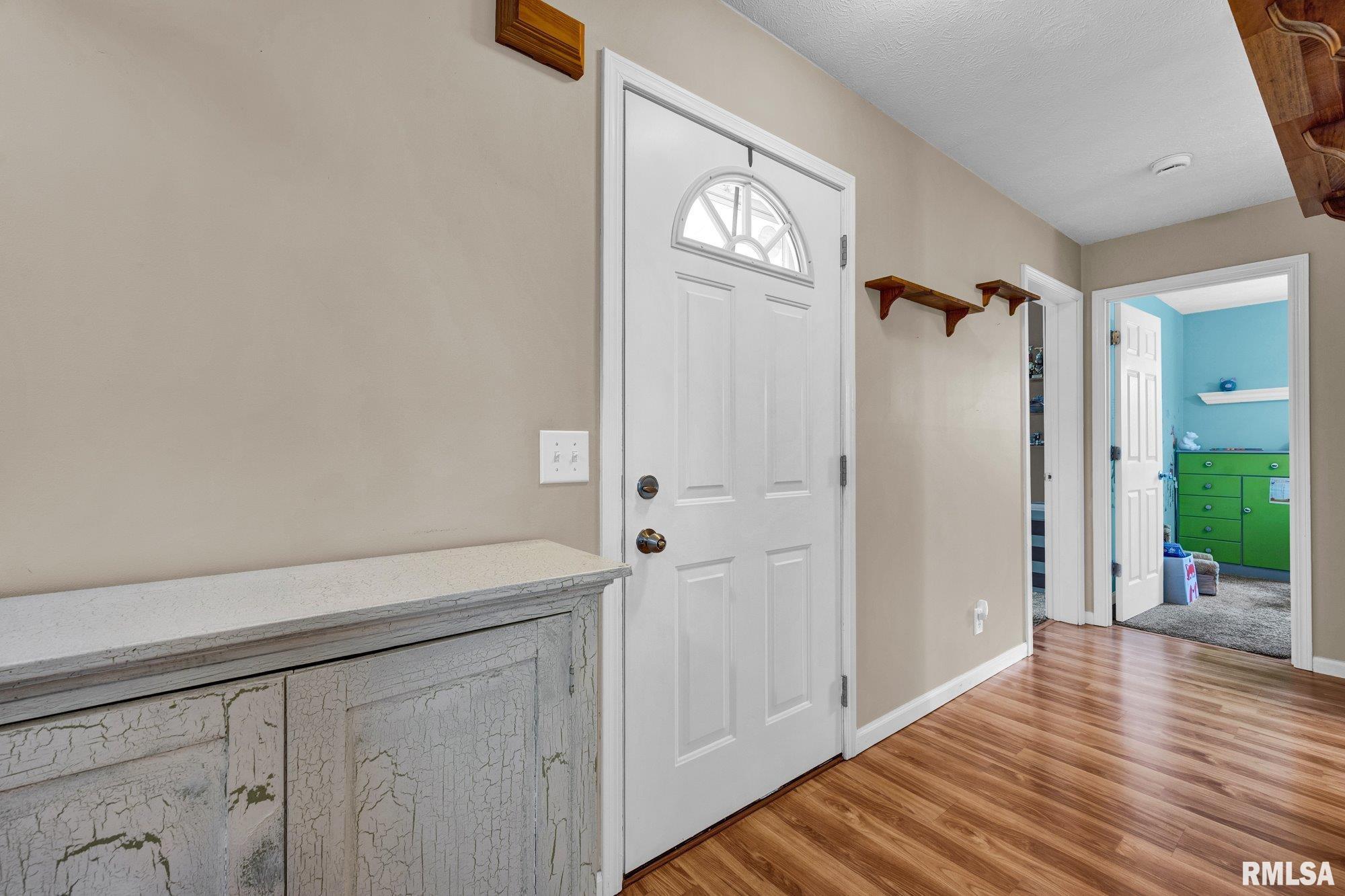1916 Deer Lane Washington, IL 61571 - Photo 4 of 43