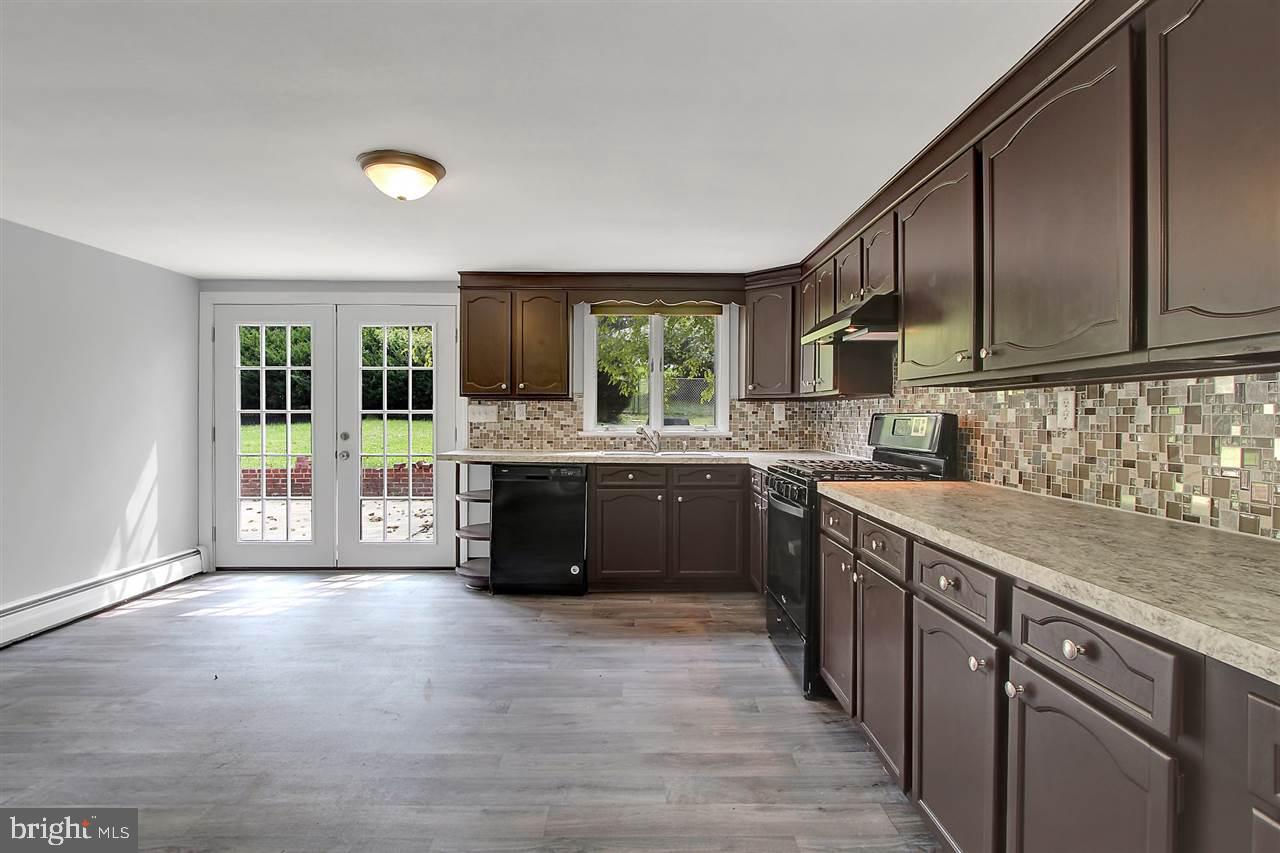 2187 Log Cabin Road York, PA 17408 - Photo 5 of 25