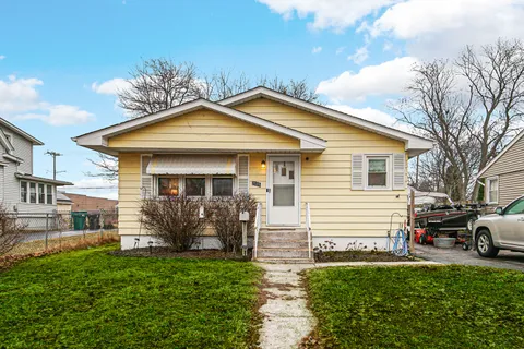 $240,000 | 2105 Enoch Avenue, Zion, IL 60099