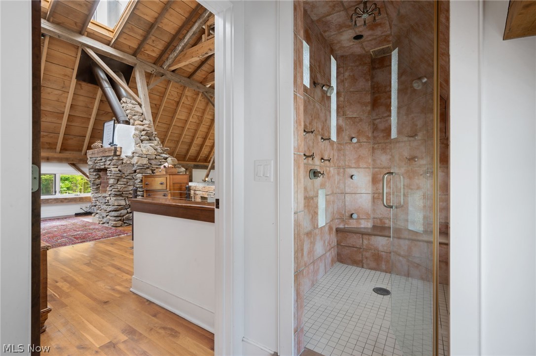 7340 Valley View Road Hudson, OH 44236 - Photo 30 of 50 Loft bathroom