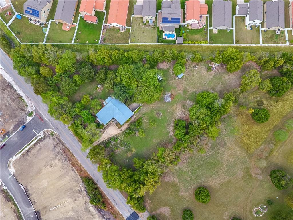 13331 Bradshaw Road Austin, TX 78747 - Photo 7 of 15 a view of a tennis court