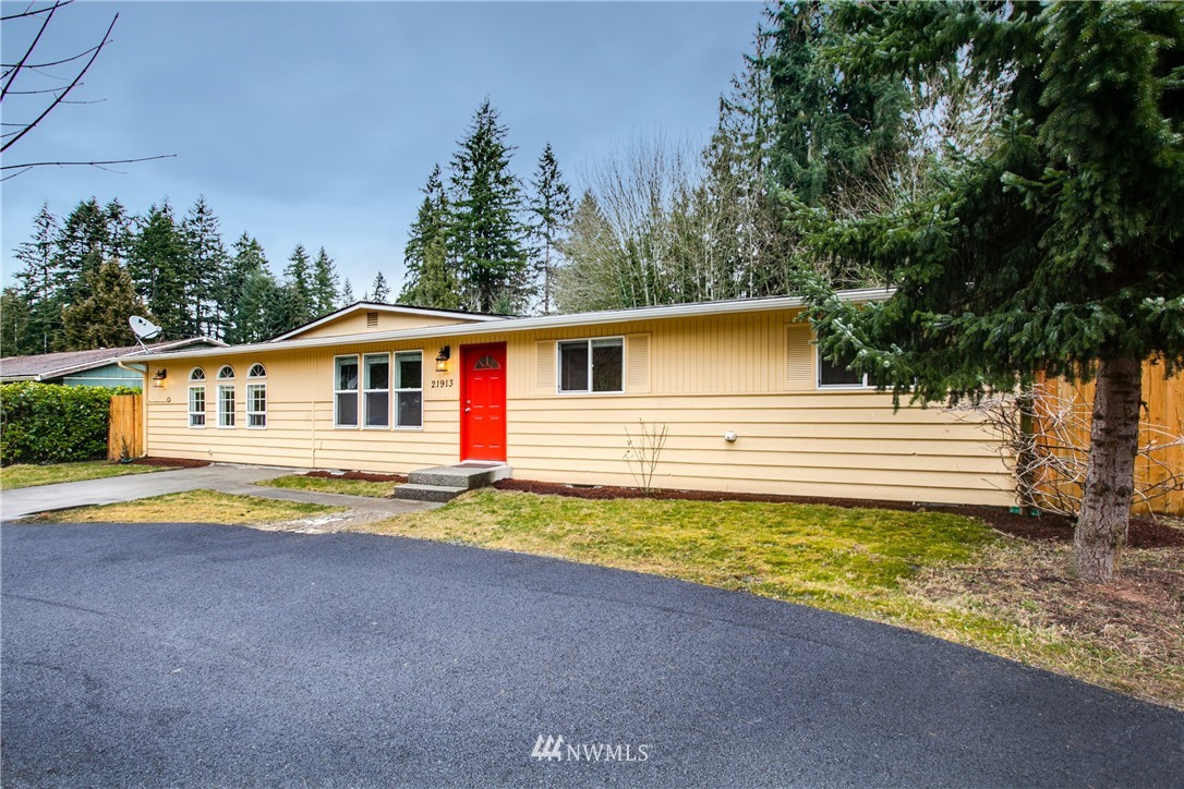 21913 9th Avenue Southeast Bothell, WA 98021 - Photo 2 of 24