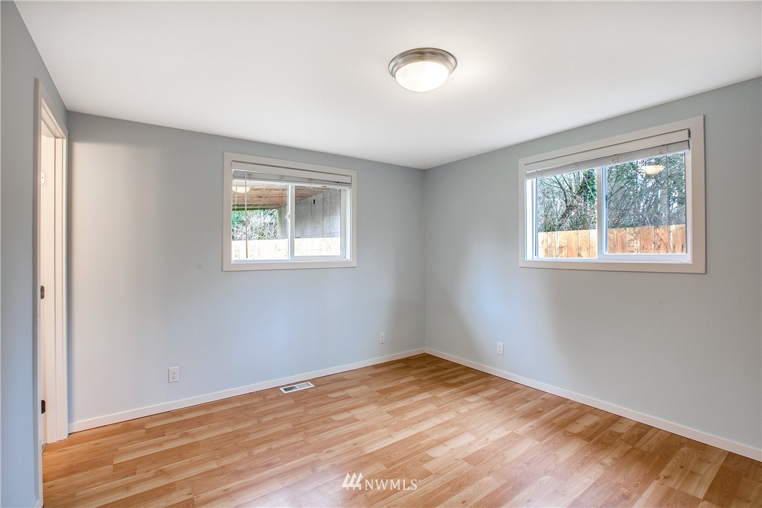 21913 9th Avenue Southeast Bothell, WA 98021 - Photo 13 of 24