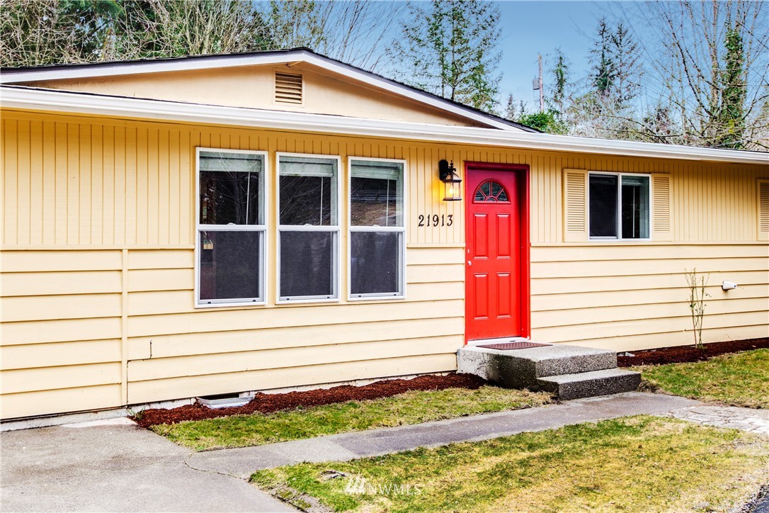 21913 9th Avenue Southeast Bothell, WA 98021 - Photo 3 of 24