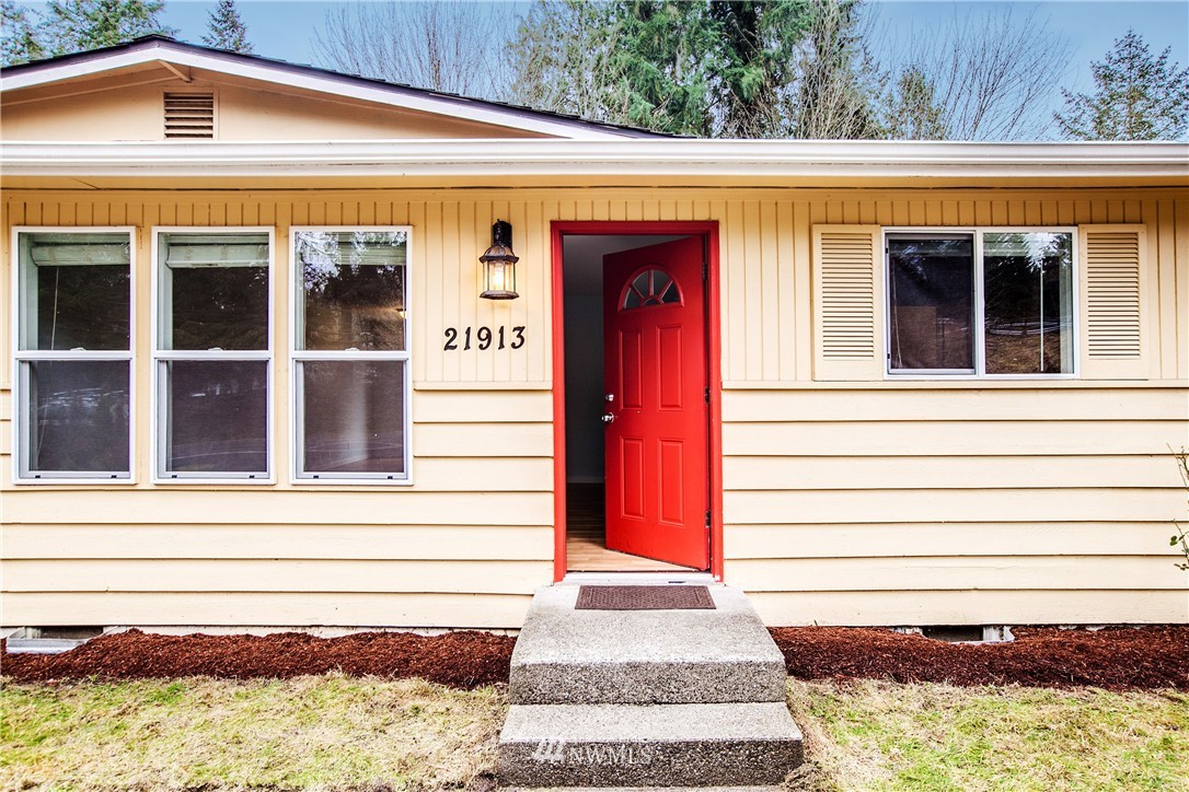 21913 9th Avenue Southeast Bothell, WA 98021 - Photo 4 of 24