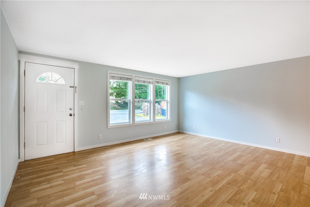 21913 9th Avenue Southeast Bothell, WA 98021 - Photo 6 of 24