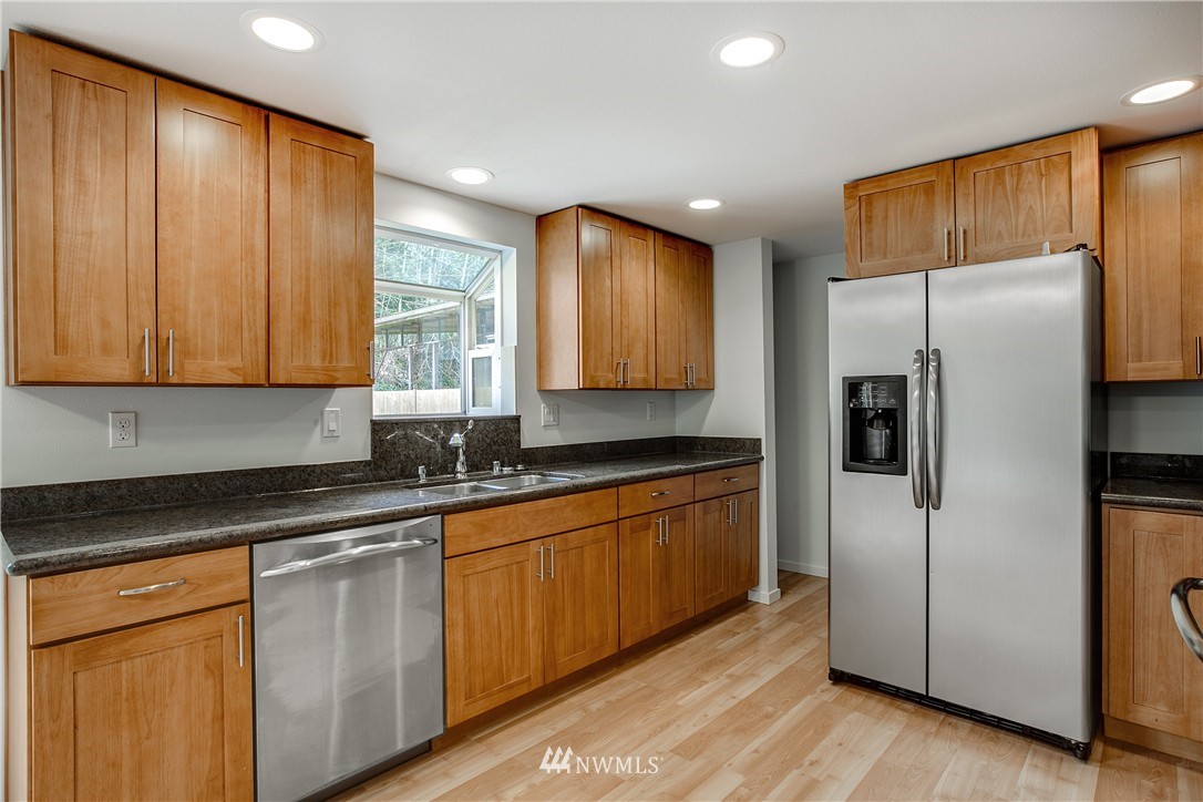 21913 9th Avenue Southeast Bothell, WA 98021 - Photo 10 of 24