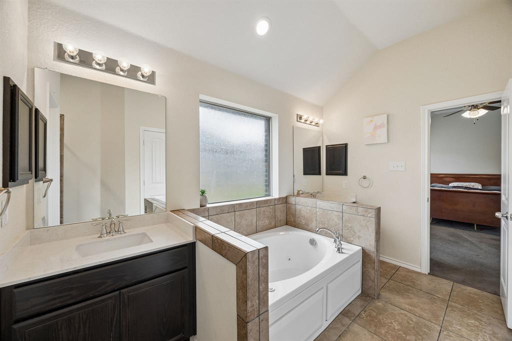 405 Rodger Street Wilmer, TX 75172 - Photo 12 of 29