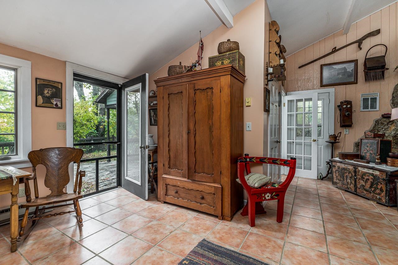 514 3rd Street Galena, IL 61036 - Photo 13 of 25 a view of a livingroom with furniture and windows