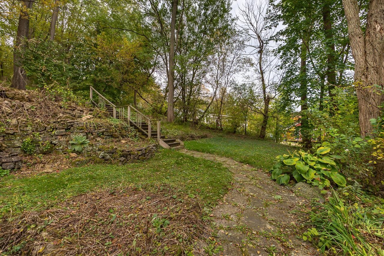 514 3rd Street Galena, IL 61036 - Photo 23 of 25 a view of yard with green space