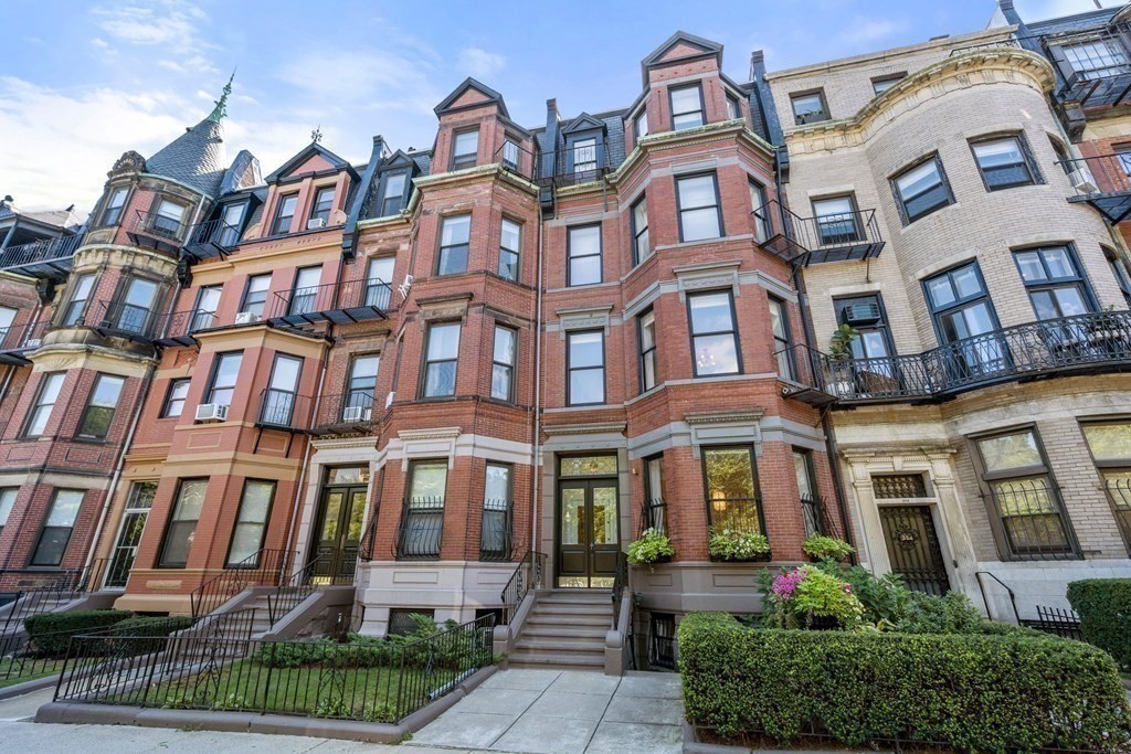 352 Commonwealth Avenue, Unit 2 Boston, MA 02115 - Photo 21 of 25 front view of a brick building