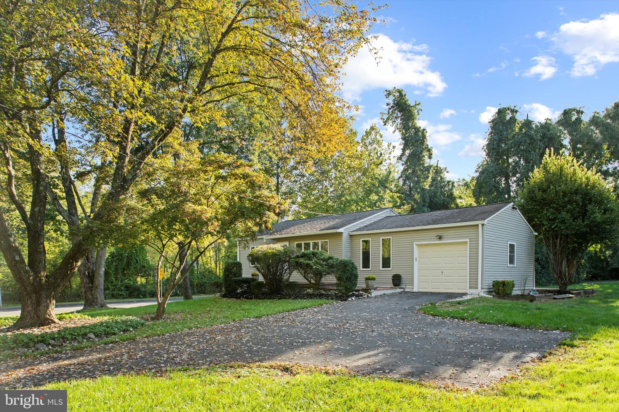 1416 Taylor Road Lansdale, PA 19446 - Photo 3 of 31 Gallery Image 3