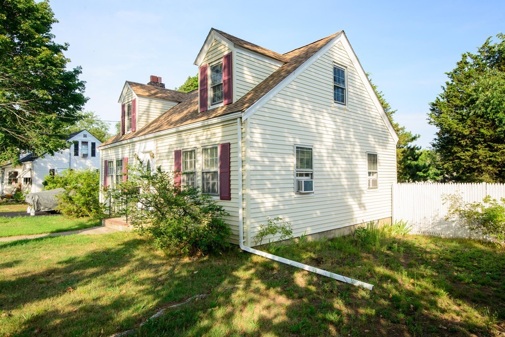 10 Myopia Road Stoneham, MA 02180 - Photo 3 of 28 Gallery Image 3