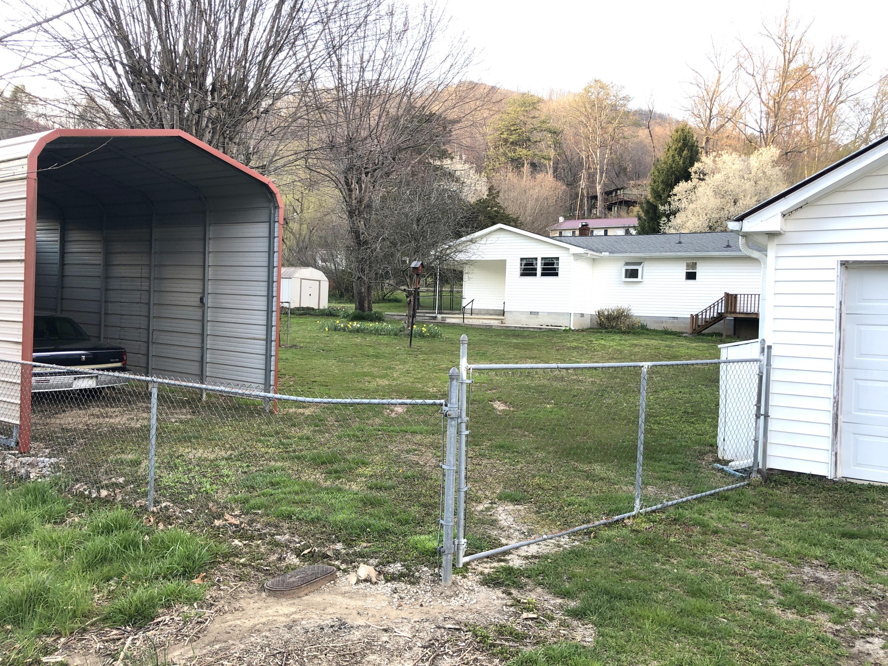 215 Loop Road Caryville, TN 37714 - Photo 16 of 29 IMG_1172