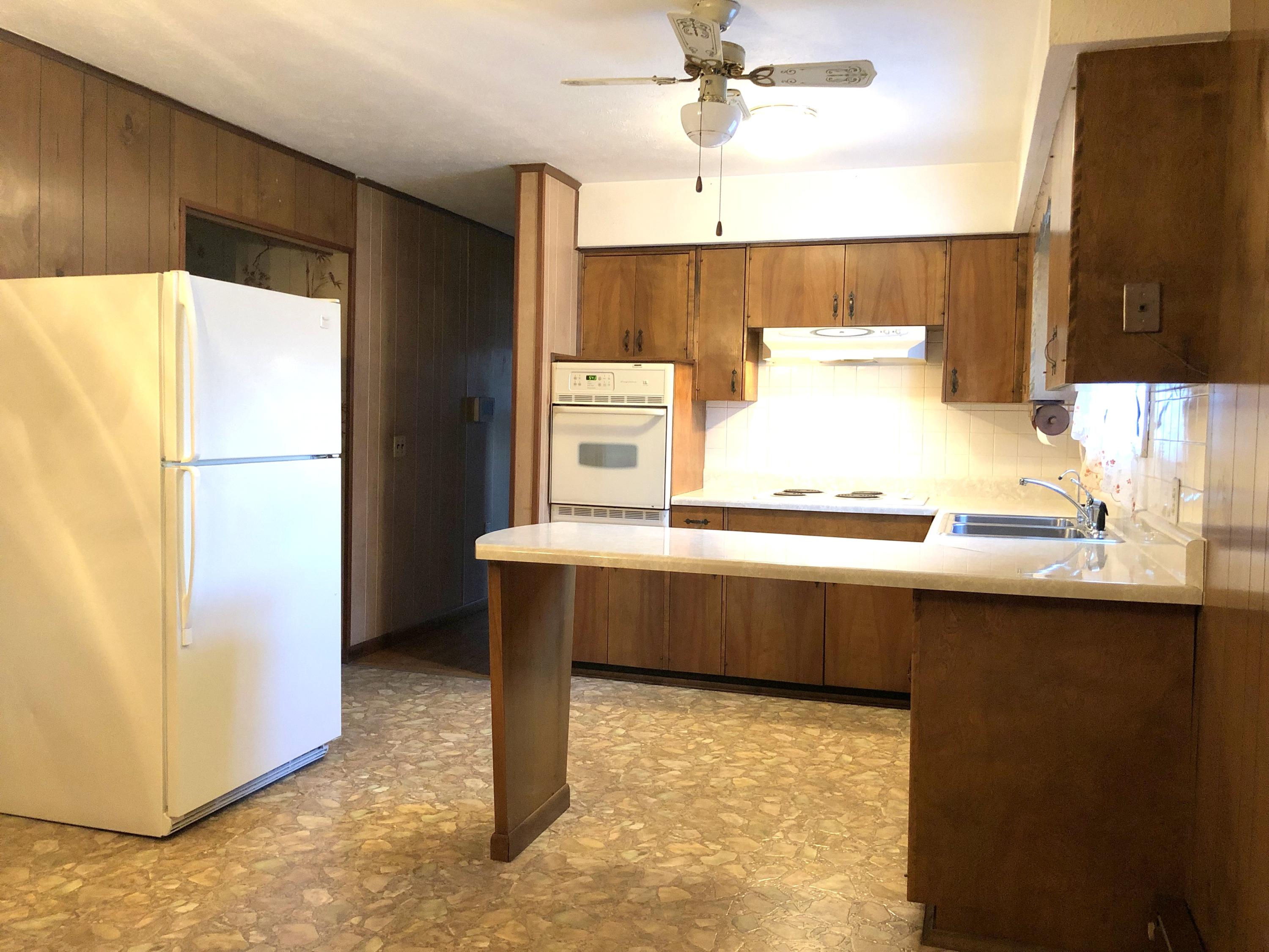 215 Loop Road Caryville, TN 37714 - Photo 4 of 29 Kitchen