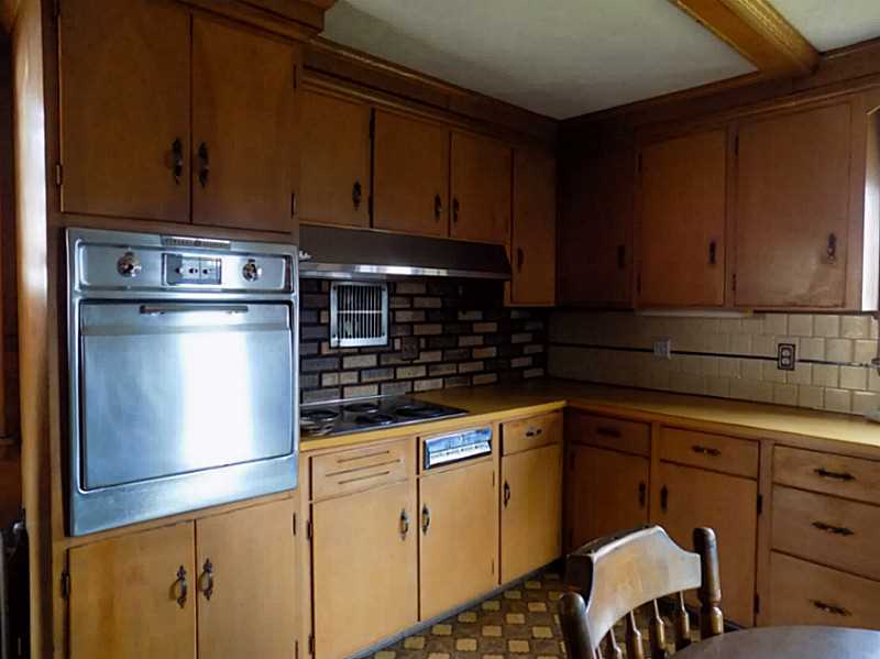 59 County Road Barrington, RI 02806 - Photo 11 of 23 Kitchen.