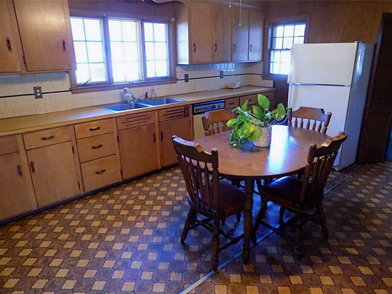 59 County Road Barrington, RI 02806 - Photo 12 of 23 Kitchen.