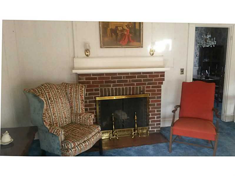 59 County Road Barrington, RI 02806 - Photo 9 of 23 Living Room.
