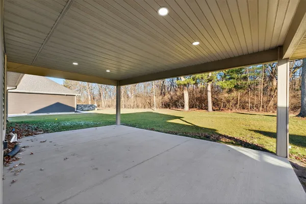 a front view of house with yard