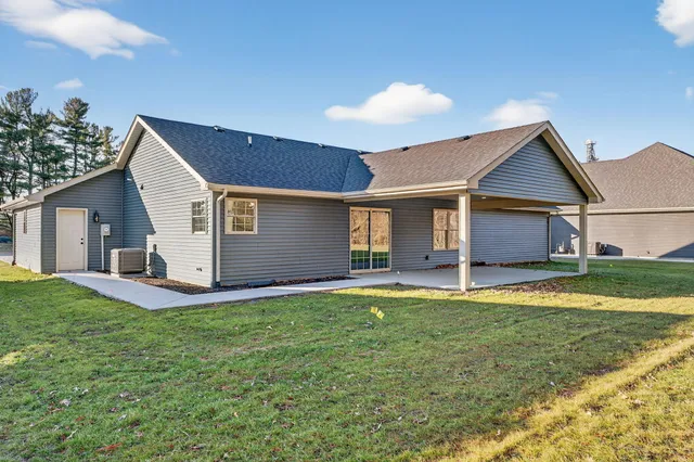 $399,900 | 1611 Elderberry Street Southeast, De Motte, IN 46310