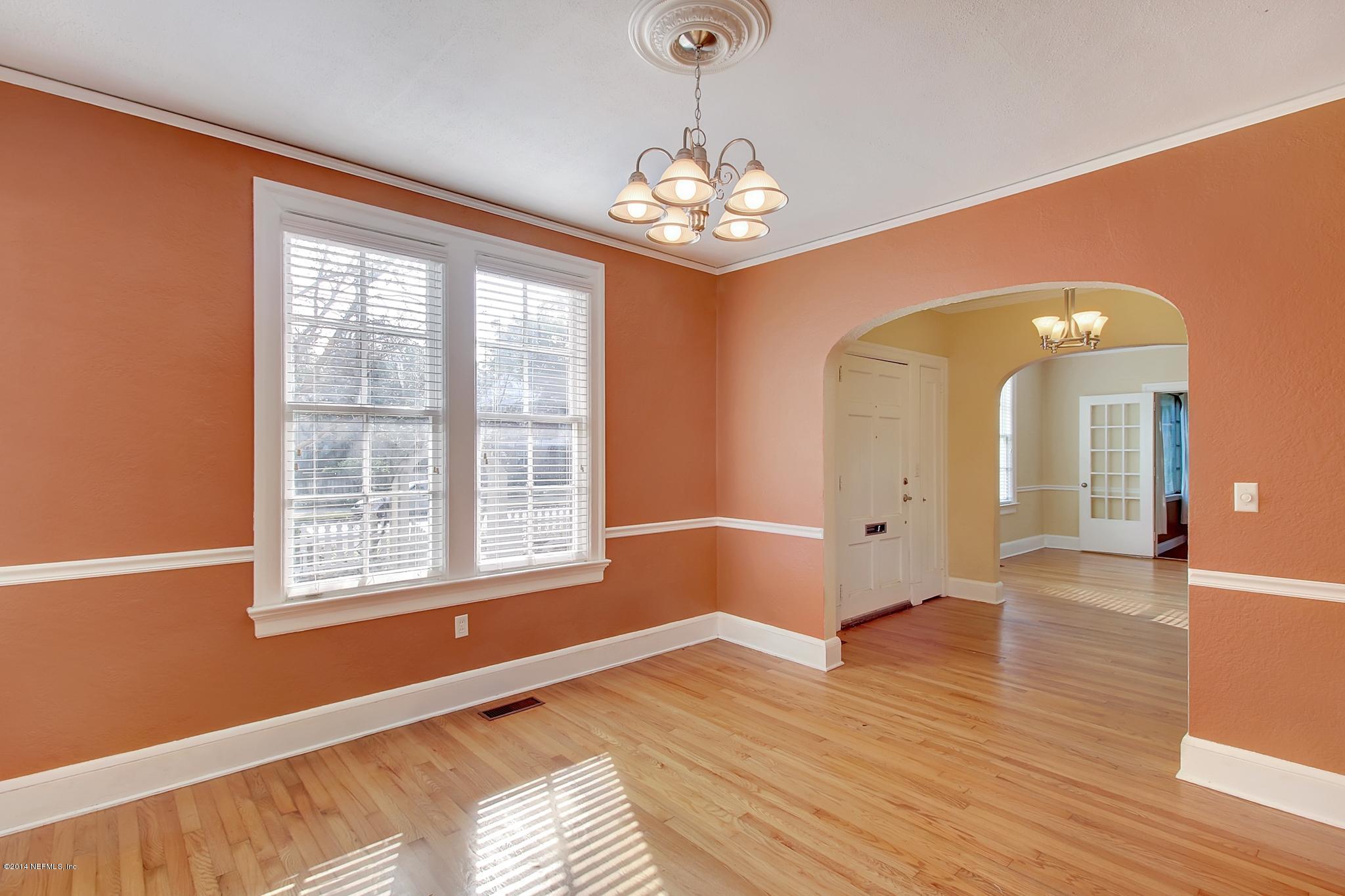 3555 Riverside Avenue Jacksonville, FL 32205 - Photo 16 of 26 Dining Room toward Foyer