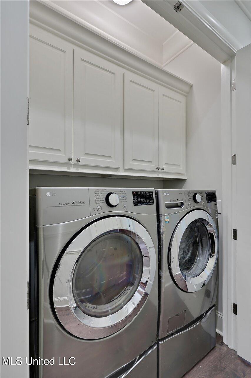 309 Westpark Street Ridgeland, MS 39157 - Photo 35 of 55 Laundry in Hallway