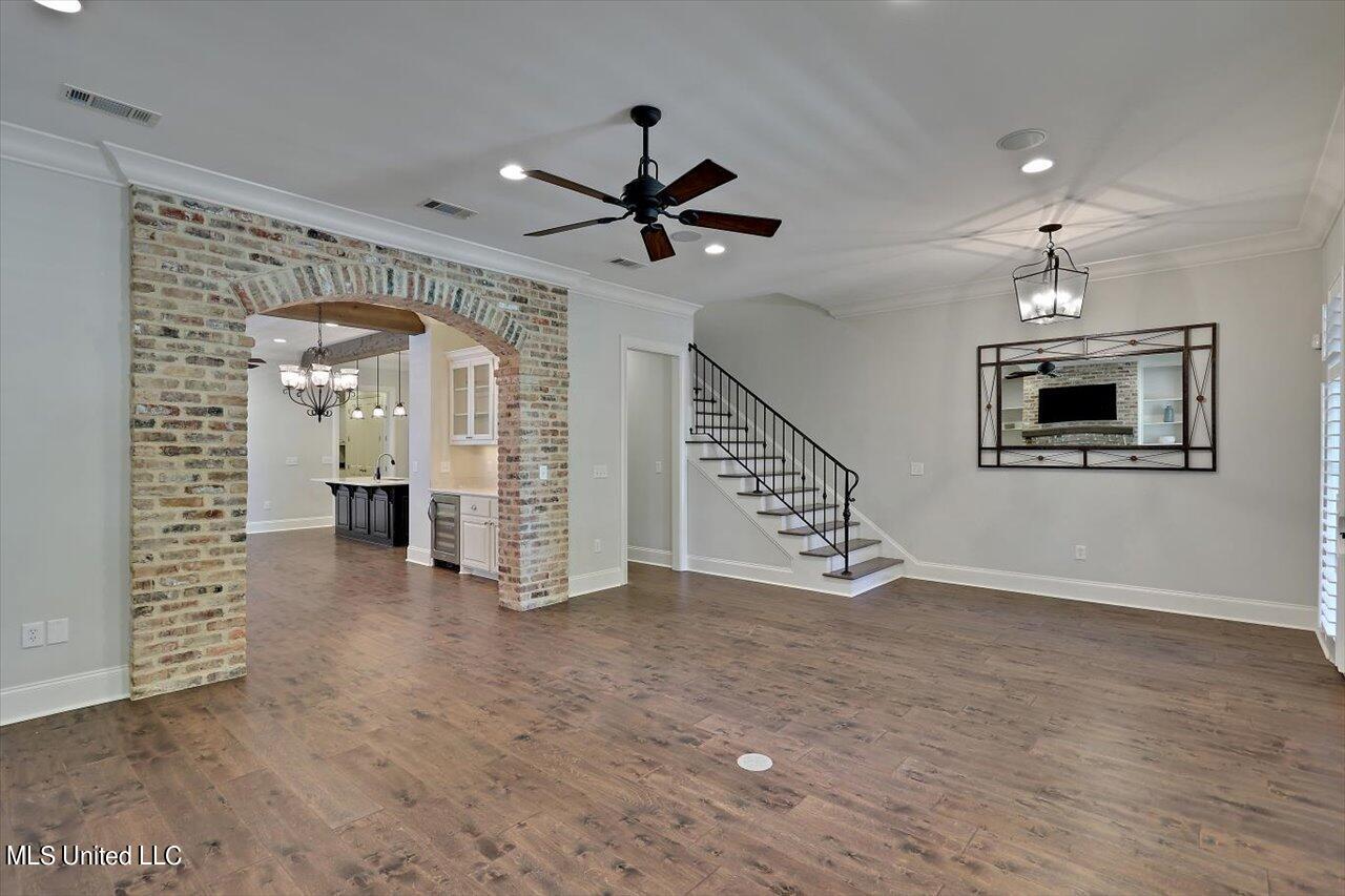 309 Westpark Street Ridgeland, MS 39157 - Photo 7 of 55 Living Room
