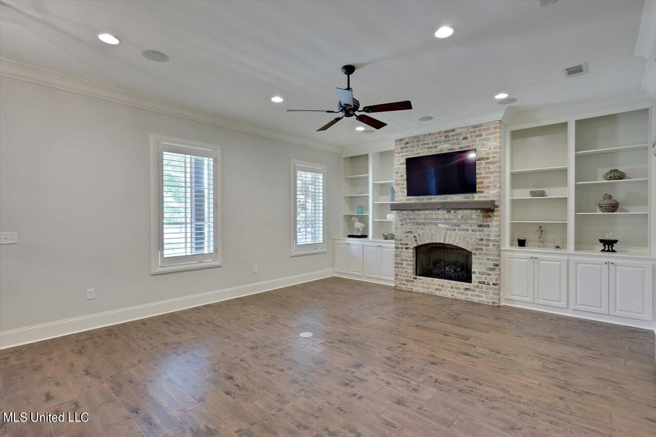 309 Westpark Street Ridgeland, MS 39157 - Photo 10 of 55 Built-ins