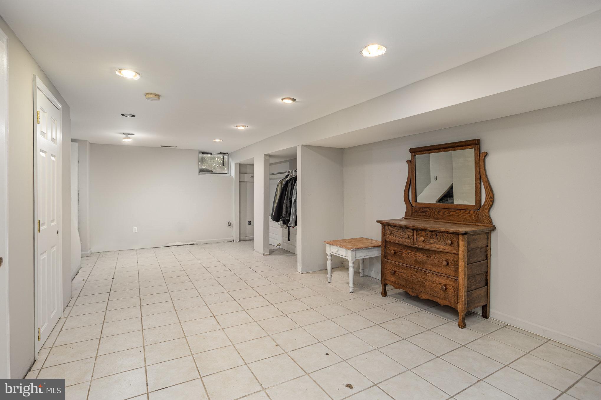 118 Wiltshire Road Essex, MD 21221 - Photo 16 of 21