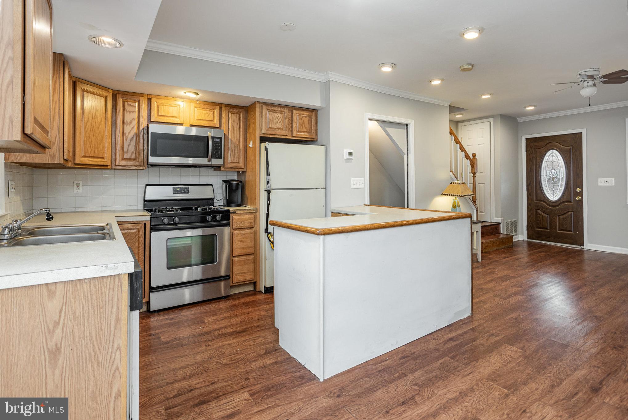 118 Wiltshire Road Essex, MD 21221 - Photo 7 of 21