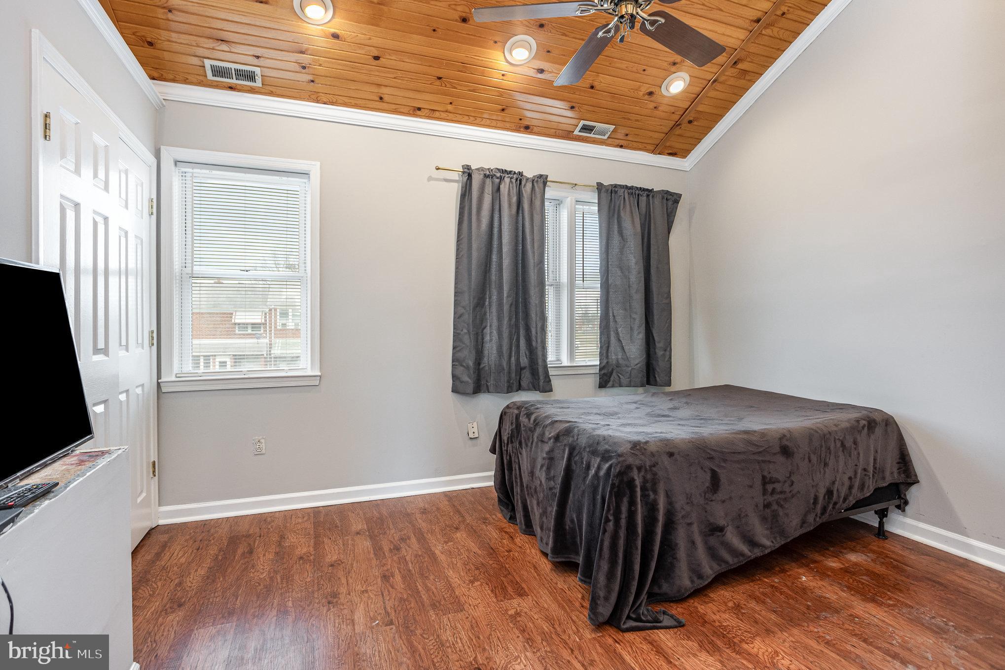 118 Wiltshire Road Essex, MD 21221 - Photo 8 of 21